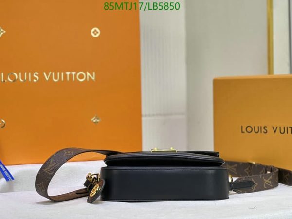 Louis Vuitton AAA+ Replica Pochette Voyage Mm LB58508501476