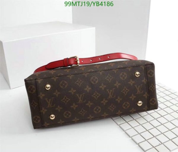 Louis Vuitton AAA+ Replica Sag Plat BB Bag YB41868574123