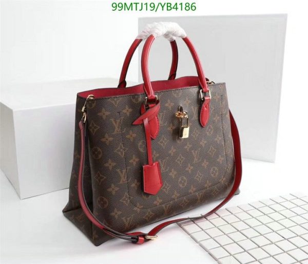 Louis Vuitton AAA+ Replica Sag Plat BB Bag YB41868574123