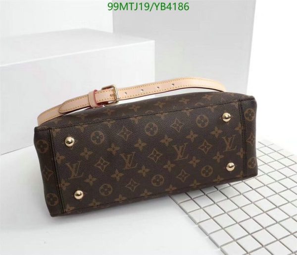 Louis Vuitton AAA+ Replica Sag Plat BB Bag YB41868574123