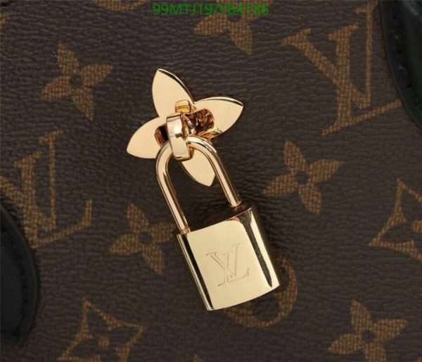 Louis Vuitton AAA+ Replica Sag Plat BB Bag YB41868574123