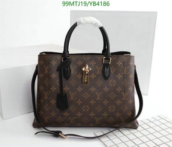 Louis Vuitton AAA+ Replica Sag Plat BB Bag YB41868574123