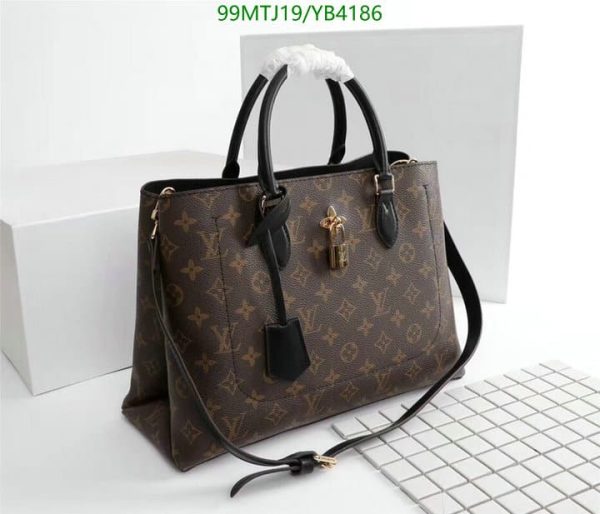 Louis Vuitton AAA+ Replica Sag Plat BB Bag YB41868574123