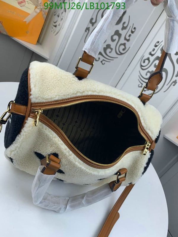 Louis Vuitton AAA+ Replica Shearling Teddy Speedy Bandouliere Bag LB10179389354