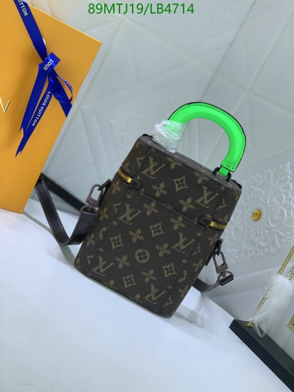 Louis Vuitton AAA+ Replica Street Style Leather Logo Messenger & Shoulder Bag LB47147824561