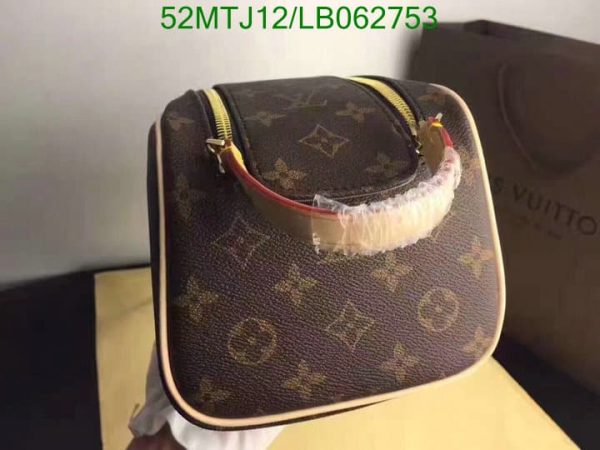 Louis Vuitton AAA+ Replica Toiletry Pouch LB06275357986