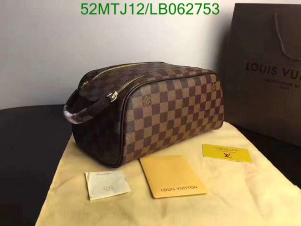 Louis Vuitton AAA+ Replica Toiletry Pouch LB06275357986