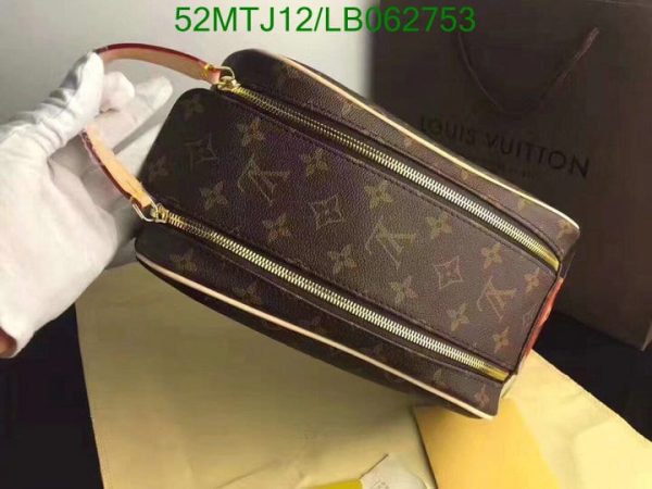 Louis Vuitton AAA+ Replica Toiletry Pouch LB06275357986