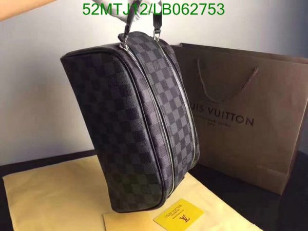 Louis Vuitton AAA+ Replica Toiletry Pouch LB06275357986