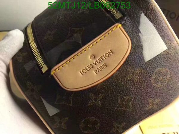 Louis Vuitton AAA+ Replica Toiletry Pouch LB06275357986