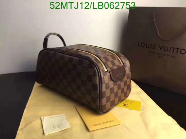 Louis Vuitton AAA+ Replica Toiletry Pouch LB06275357986