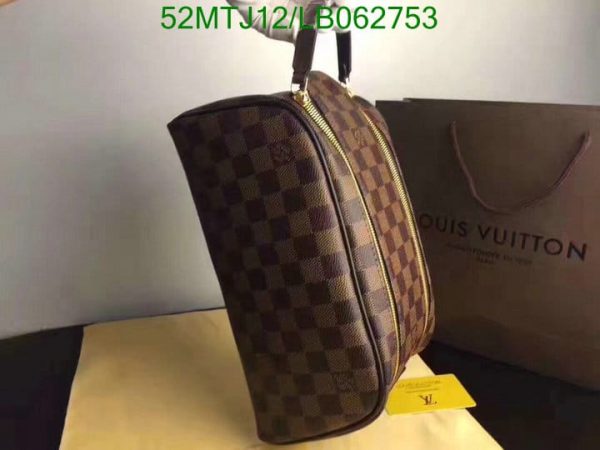 Louis Vuitton AAA+ Replica Toiletry Pouch LB06275357986