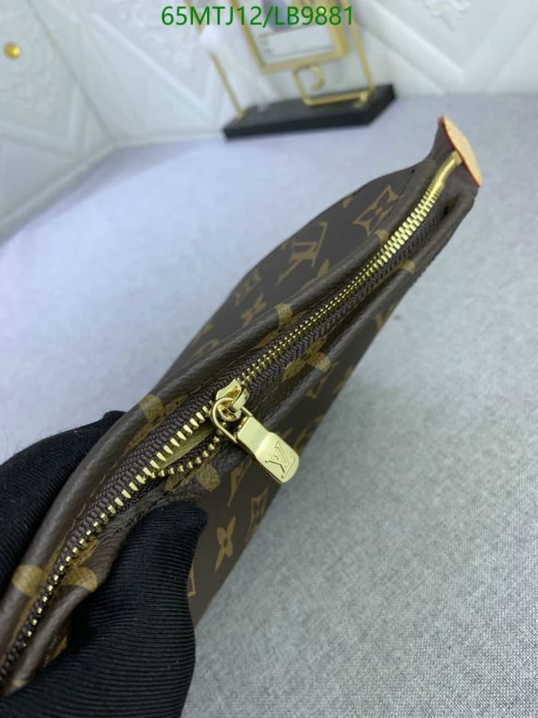 Louis Vuitton AAA+ Replica Toiletry Pouch LB98812587532