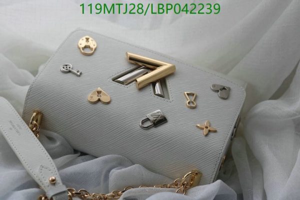 Louis Vuitton AAA+ Replica Twist Shoulder Bag LBP0422397826