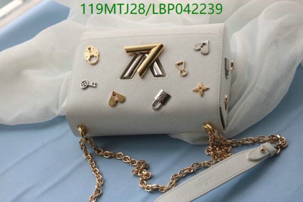 Louis Vuitton AAA+ Replica Twist Shoulder Bag LBP0422397826