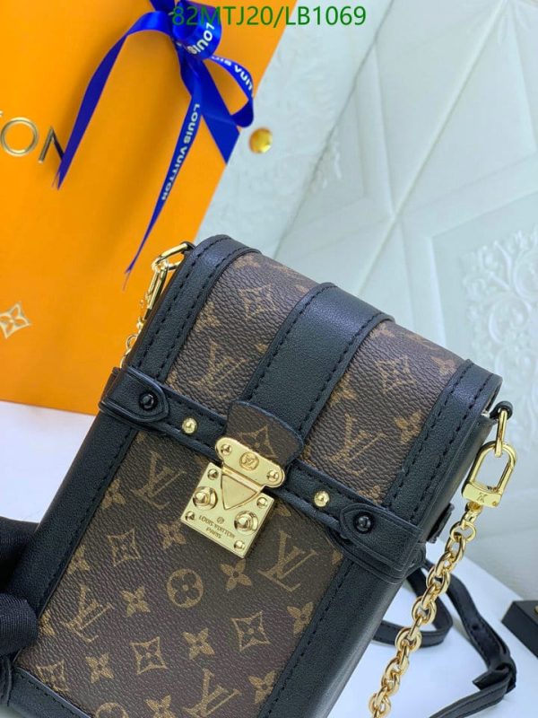 Louis Vuitton AAA+ Replica Vertical Trunk Pochette Epi Leather LB1069765497