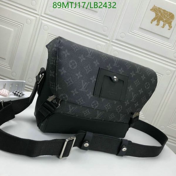 Louis Vuitton AAA+ Replica Voyager Messenger Bag LB24328963479