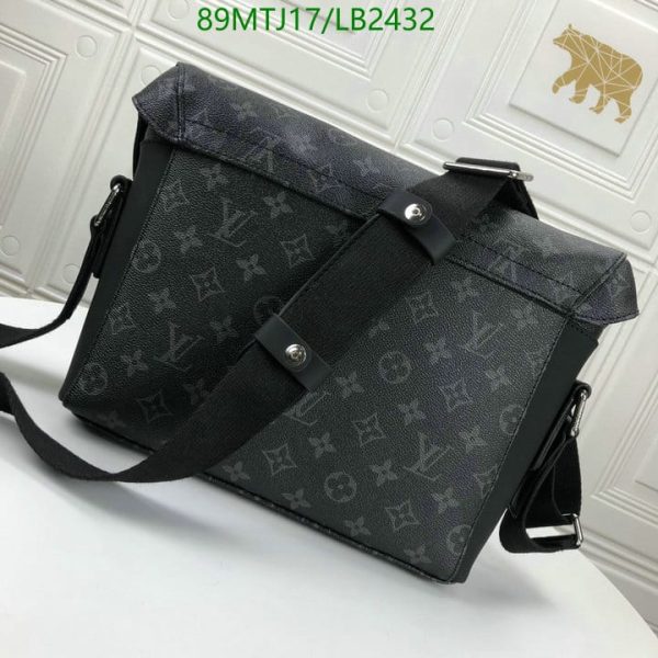 Louis Vuitton AAA+ Replica Voyager Messenger Bag LB24328963479