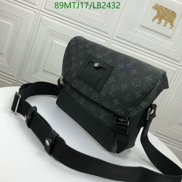 Louis Vuitton AAA+ Replica Voyager Messenger Bag LB24328963479