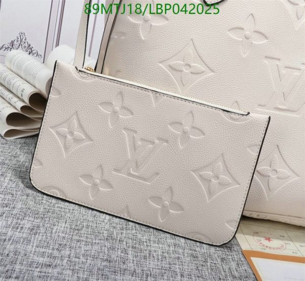 Louis Vuitton AAA+ Replica Women Neverfull MM Tote Beige Embossed Cowhide Leather LBP0420253175