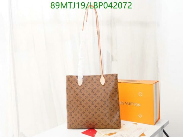 Louis Vuitton AAA+ Replica long handle tote rare LBP04207263459