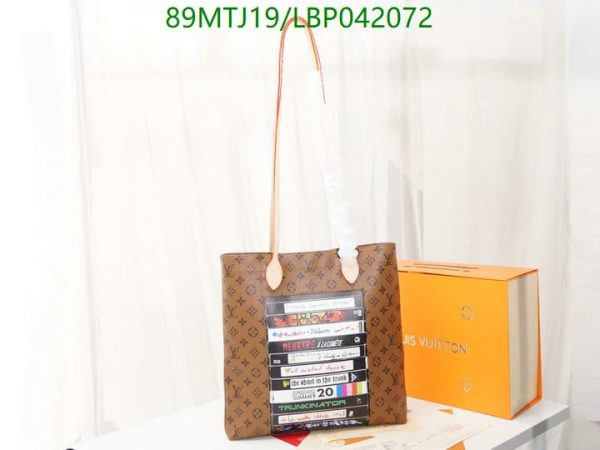 Louis Vuitton AAA+ Replica long handle tote rare LBP04207263459