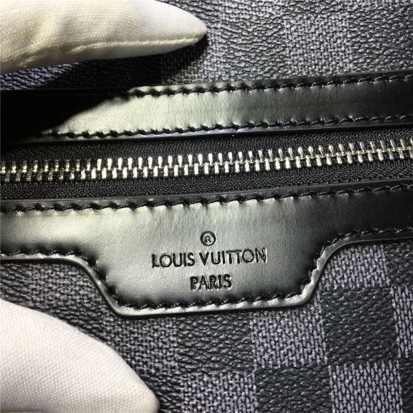 Louis Vuitton AAA+ Replica michael backpack LB06100189547