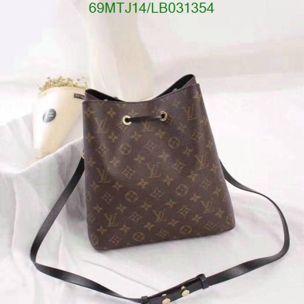 Louis Vuitton AAA+ Replica Monogram Canvas Leather Bag LB03135475349