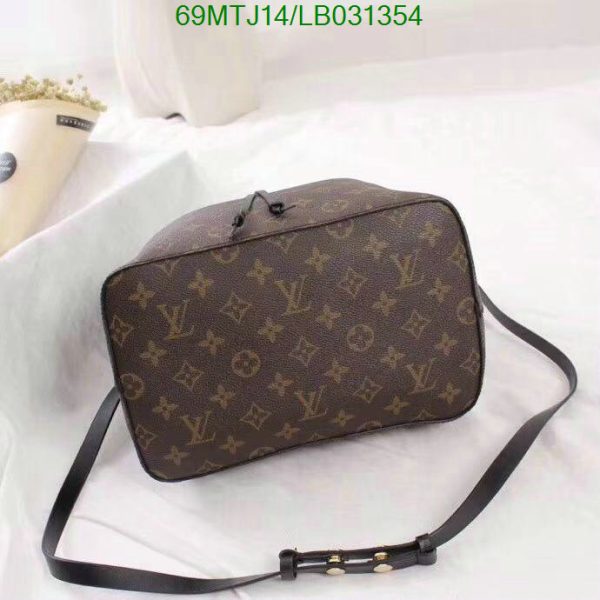 Louis Vuitton AAA+ Replica Monogram Canvas Leather Bag LB03135475349