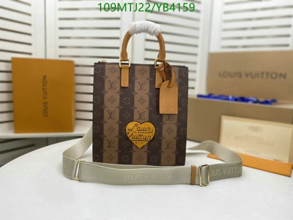 Louis Vuitton AAA+ Replica x Nigo Sac Plat Cross YB41598765120