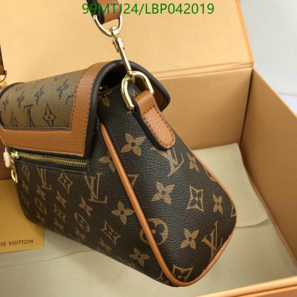 Louis Vuitton AAA+ Replica Messenger Bag LBP0420190654