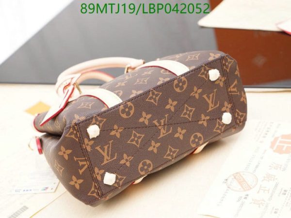 Louis Vuitton AAA+ Replica Designer Shoulder Bag LBP0420520415