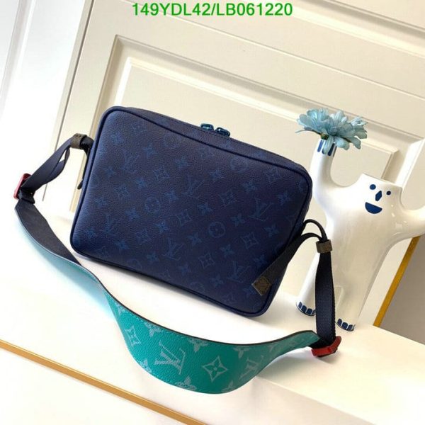 Louis Vuitton 1:1 Mirror Replica  Pm Blue Outdoor Messenger Bag LB06122041237