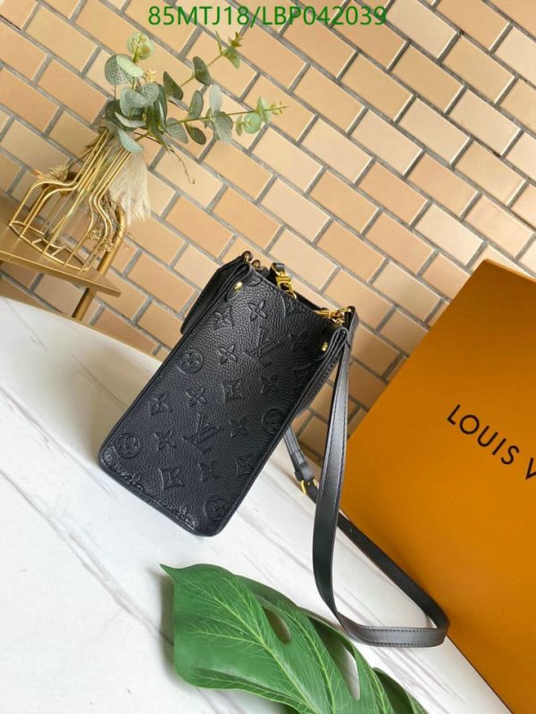 Louis Vuitton AAA+ Replica Inspired Shoulder Bag LBP0420390846