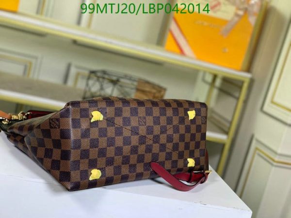 Louis Vuitton AAA+ Replica Shoulder Bag LBP0420140741