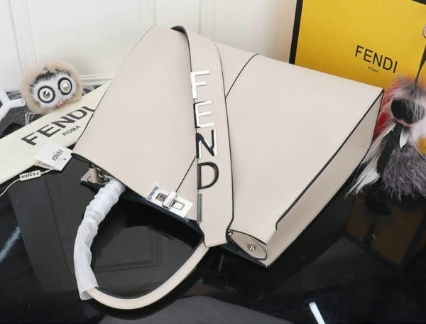 Fendi AAA+ Replica Luxury Top Handle Bag FDB0104151121