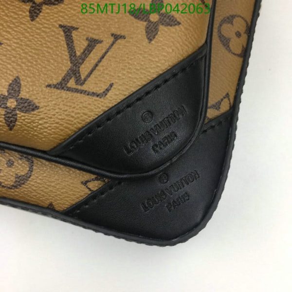 Louis Vuitton AAA+ Replica Inspired Messenger Bag LBP0420630485