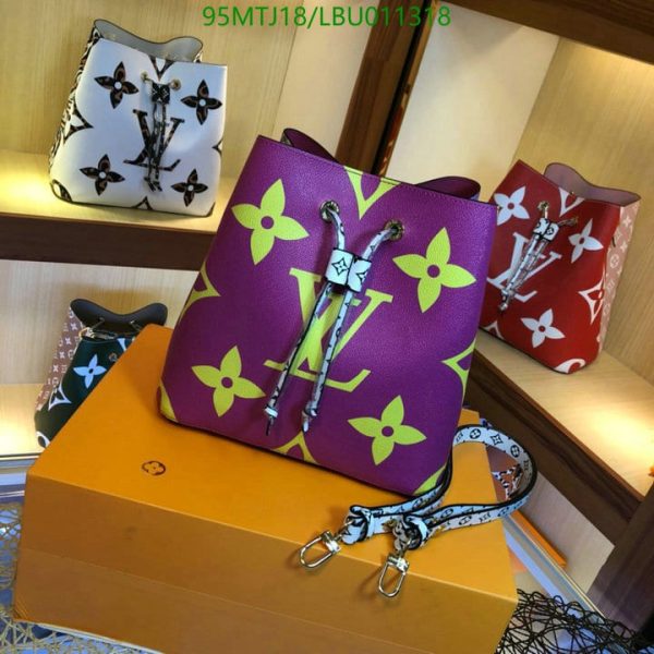 Louis Vuitton AAA+ Replica Inspired Messenger Bag  LBU0113180936