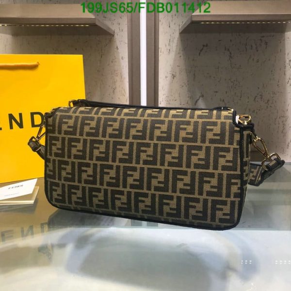 Fendi 1:1 Super High Quality Shoulder Bag FDB0114124643