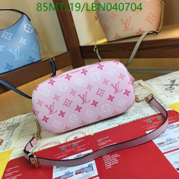 Louis Vuitton AAA+ Replica Marshmallow Bag LBN0407041723