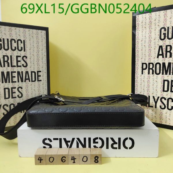 Gucci AAA+ Replica Front Zip Flat Messenger Bag GGBN052450452