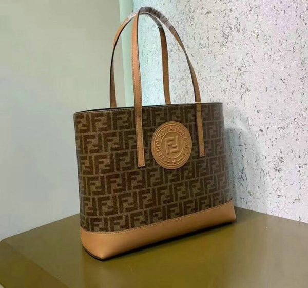 Fendi AAA+ Replica Luxury Shopping Bag FDB0104071112