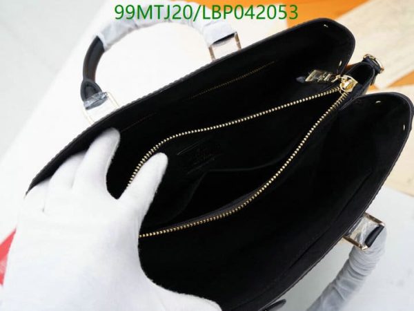 Louis Vuitton AAA+ Replica Designer Shoulder Bag LBP0420530548