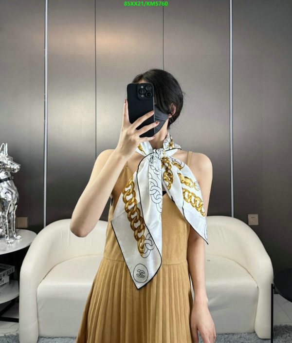 Chanel Replica Silk Gold Black White Chains Square 90