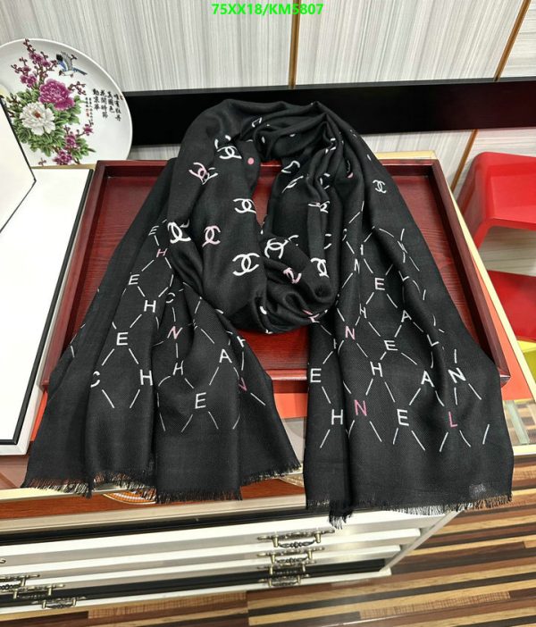 Chanel Replica Black & White Cashmere Woman Shawl/Scarf