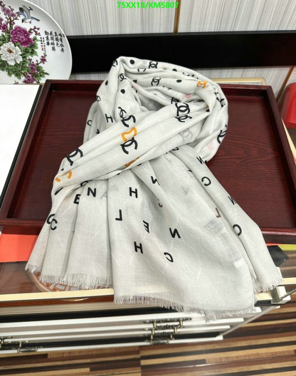 Chanel Replica Black & White Cashmere Woman Shawl/Scarf