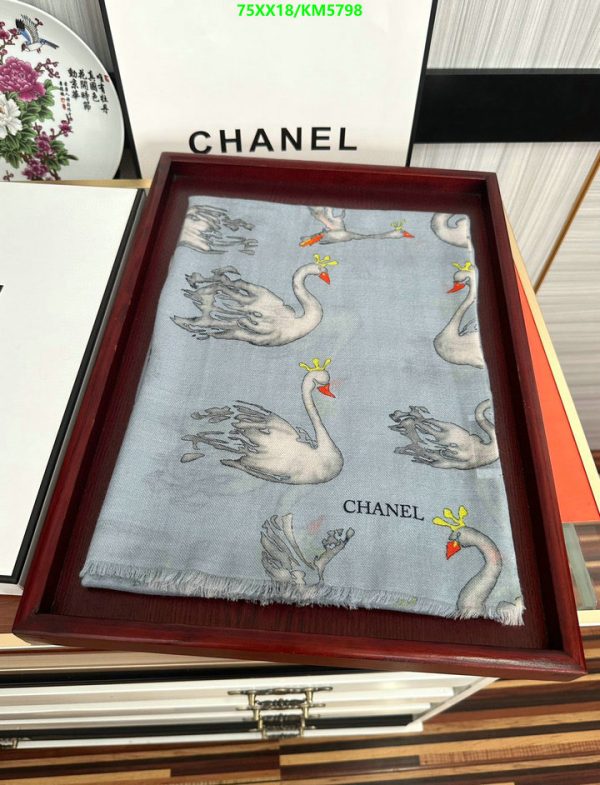 Chanel Replica Winter Cashmere Duck Shawl & Scarf