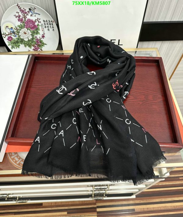 Chanel Replica Black & White Cashmere Woman Shawl/Scarf