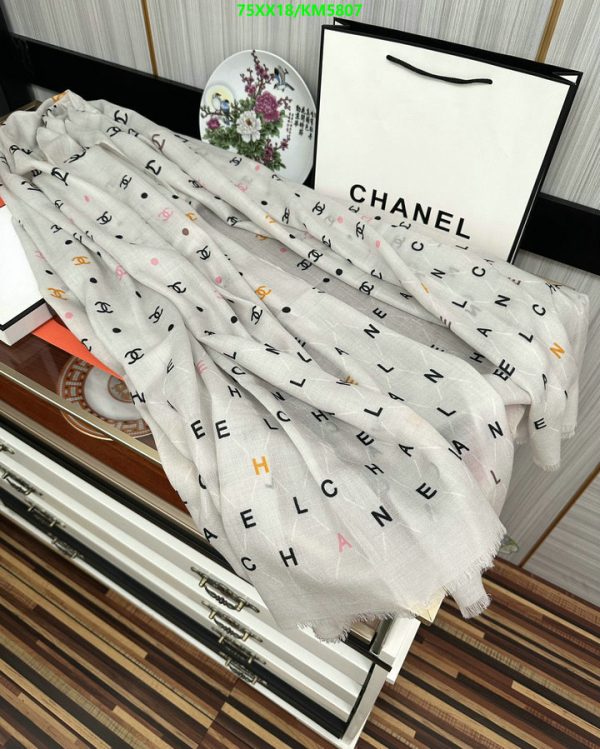 Chanel Replica Black & White Cashmere Woman Shawl/Scarf