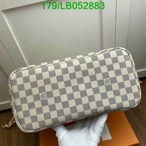 Louis Vuitton 1:1 Mirror Replica Monogram Canvas Neverfull